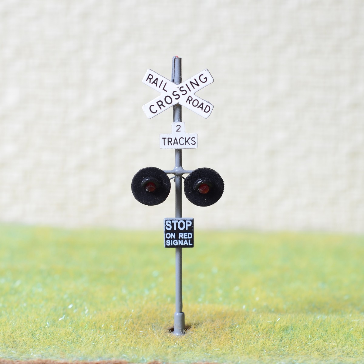 2 x OO scale railroad crossing signals 2 heads + Circuit board flasher #GR2TX